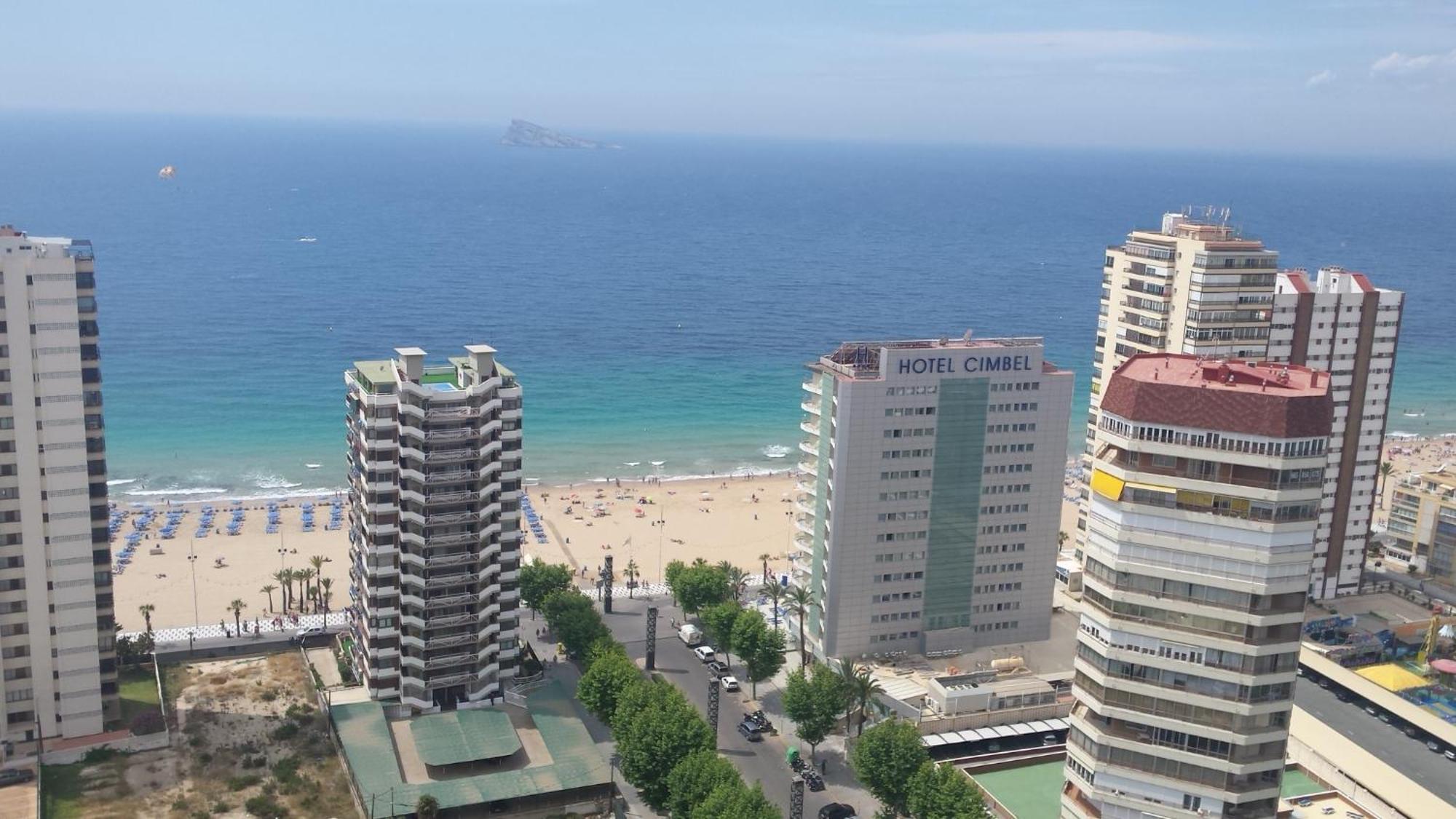 ºººCON AIRE ACOND, PARKING, PISCINA Y JARDIN Apts Alhambra en Playa Levante Benidorm Exterior foto